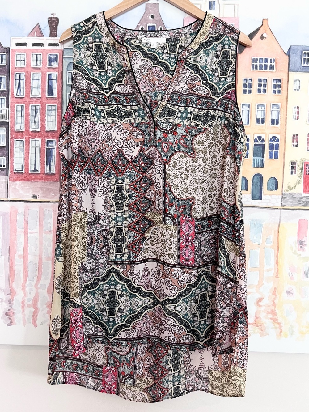 DR2 V-Neck Lightweight Sleeveless Boho Top Size L